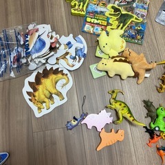 恐竜おもちゃ　フィギュア　パズル　まとめ売りの画像