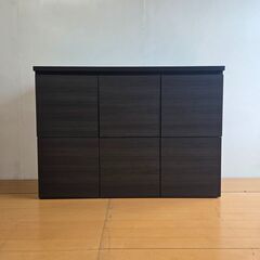 未使用訳あり スクエアキャビネット　扉タイプ　幅106ｃｍ　ディスプレイ リビング ブラック 黒 木製 ラック スクエア 棚 リビングボードの画像