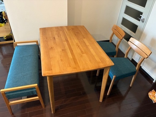 ダイニングテーブル