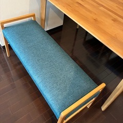 ダイニングテーブルの画像