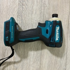 マキタ　TD172D インパクトドライバー　バッテリー2個付きの画像