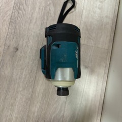 マキタ　TD172D インパクトドライバー　バッテリー2個付きの画像
