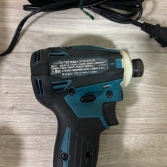 マキタ　TD172D インパクトドライバー　バッテリー2個付きの画像