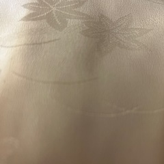 白の着物と黒の着物の画像
