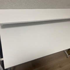 パソコンデスクの画像