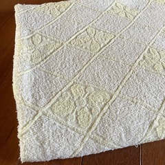 今月中に破棄！タオルケット薄イエローの画像