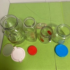 ガラス製　果実酒瓶 保存容器4個セットの画像