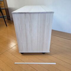 未使用訳あり 桐箪笥 4段 天然木 チェスト たんす キャスター付き 和ダンス 和タンス 和箪笥 桐タンス 桐たんす 引き出し 整理タンスの画像