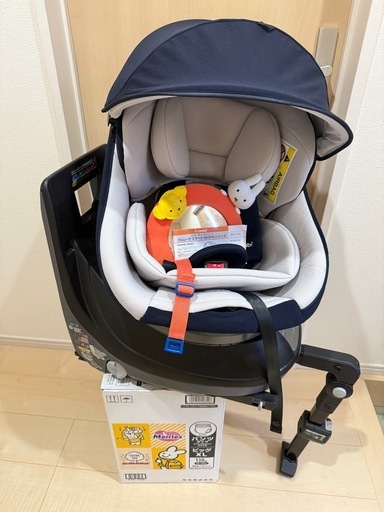 コンビ　クルーヴスマート　ISOFIX ネイビー