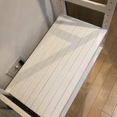 ハンガーラック白の画像