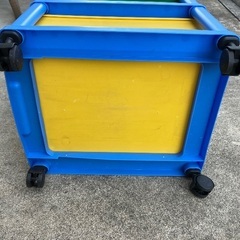 3段カラーボックスの画像