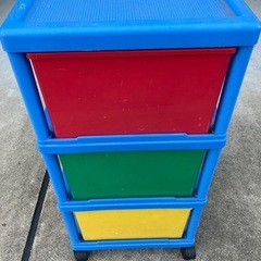3段カラーボックスの画像