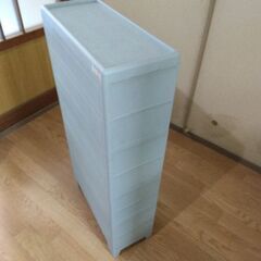 洗濯機横の引き出しの画像