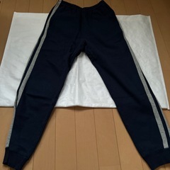 UNIQLO(140サイズ)スウェットの画像
