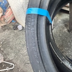 新品未使用タイヤ２本
　215-35-19の画像