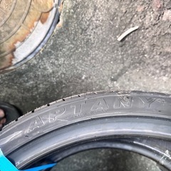 新品未使用タイヤ２本
　215-35-19の画像