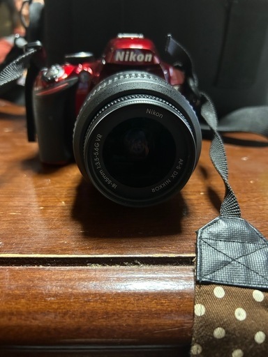 美品✨Nikon D3200 ボディレッド