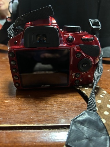 美品✨Nikon D3200 ボディレッド