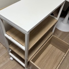 収納棚の画像