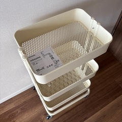 IKEA イケア ロースゴク ワゴン 
ふた付きの画像
