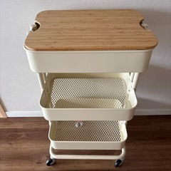 IKEA イケア ロースゴク ワゴン 
ふた付きの画像