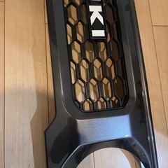 ジムニーのオプションフロントグリルの画像