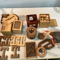 ロ 2510-196 パズルで脳トレーニング 付属品あり パズル揃っているか不明 中古の画像