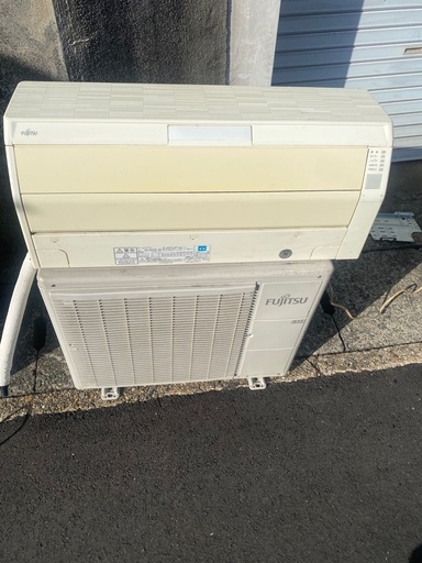 富士通　8畳用お掃除付きエアコン