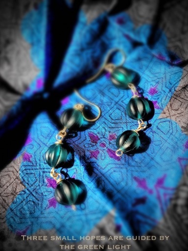 美しいビンテージビーズを使用したトリプルピアス新品