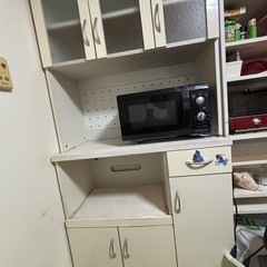 食器棚の画像