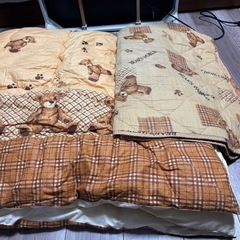 山善カジュアルこたつ リバーシブル　布団付
 75㎝×75㎝の画像