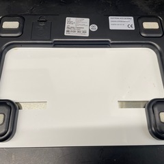 【中古】¥800 ヘルスメーター　強化ガラス　
体重計  【IJ49】の画像