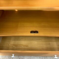 ★リユースのサカイ高崎店★TJ13042  コレクションボード ナチュラル H115.5×D38×W79 クリーニング済みの画像