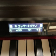 I 2510-189 ローランドHP603 電子ピアノ　3本ペダル　88鍵盤　年式不明　動作確認済み　イス付き　中古　バラ売り不可の画像