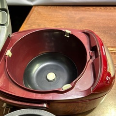 TOSHIBA 東芝IHジャー炊飯器　RC-6XK 2017年製。管理番号528の画像