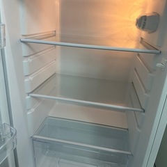 【港区赤坂手渡し】冷凍冷蔵庫 138L 右開き/左開き ホワイトTH-138L2WH
の画像