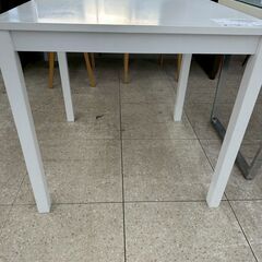 ★リユースのサカイ高崎店★TJ13046 萩原(株) テーブル 白 H72.5×D75×W75 クリーニング済みの画像