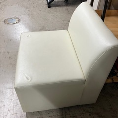 A2510-186 シングルソファ ホワイト 汚れありの画像