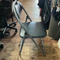 1脚¥1,430-🌿美品✨パイプイス🪑折りたたみ式会議椅子🤔オフィス用家具コンパクトサイズ黒ブラックの画像