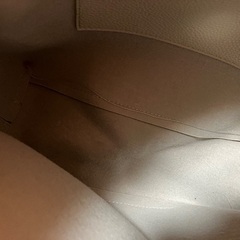 ライトグレーショルダーの画像