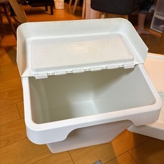 無料でお譲りします【IKEAプラスティックケース×2】の画像