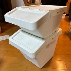 無料でお譲りします【IKEAプラスティックケース×2】の画像