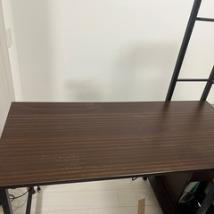 棚付きデスクの画像