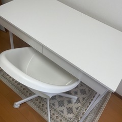 IKEAデスクセット（デスク＋チェア＋カーペット）の画像