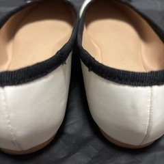 フラットシューズの画像