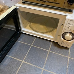 電子レンジ、トースターの画像
