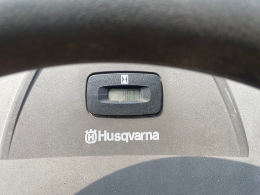 ハスクバーナ乗用芝刈り機