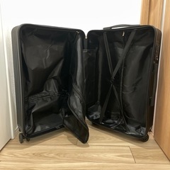 スーツケース黒の画像