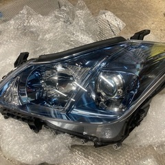 200クラウンHV 後期用ヘッドライトの画像