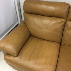  25107  本革(牛皮)2人掛けソファ　幅164cm　天然木 NITORI   ◆大阪市内・東大阪市他 6,000円以上ご購入で無料配達いたします！◆ ※高槻・枚方方面◆西宮・尼崎方面◆生駒方面　それぞれ条件付き無料配送あり！            の画像